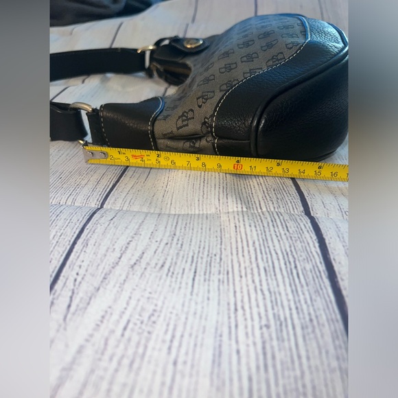 Dooney & Bourke Vintage Black and Gray Leather Logo Fabric Hobo Bag w/wallet. - Picture 9 of 16